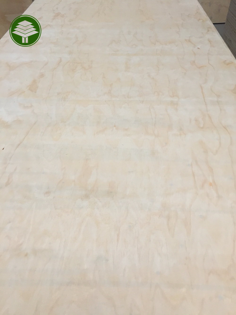 Factory price 12mm pine natural veneer furniture grade commercial plywood