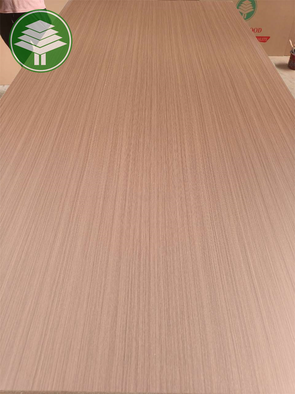 China Wholesale 12mm 18mm Melamine MDF/HDF Board Laminated Plywood Sheet