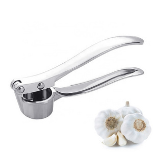 High Quality Factory Hot Sale Silver Zinc Alloy Crusher Specialized Garlic Peeler Squeezer Garlic Press Tools