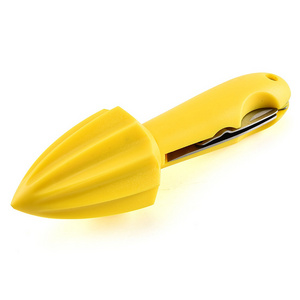 China Suppliers Best Selling Kitchen Accessories Lemon Juicer Fruit Knife Multi Function Gadgets Three-in-One Lemon Squeezer