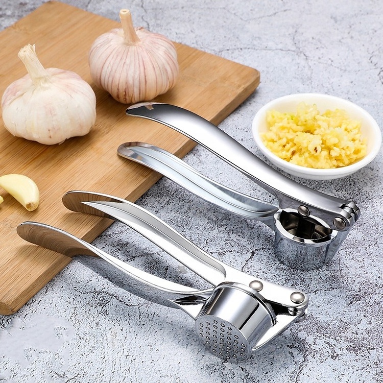 High Quality Factory Hot Sale Silver Zinc Alloy Crusher Specialized Garlic Peeler Squeezer Garlic Press Tools