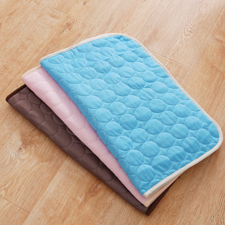 Dog Pad Summer Cooling Mat Cat Dog Beds Blue Pink Coffee Pet Ice Cool Cold Silk Cushion Puppy Sleeping Blanket Pet Accessories