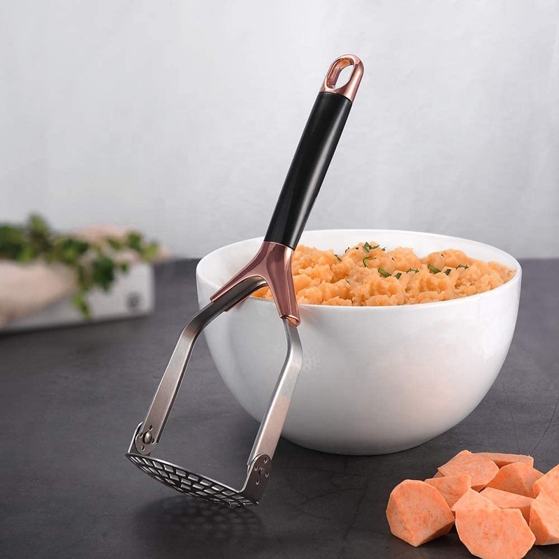 Kitchen Tool Stainless Steel Potato Ricer Potato Masher for Avocado Potatoes Berries Meat Vegetables