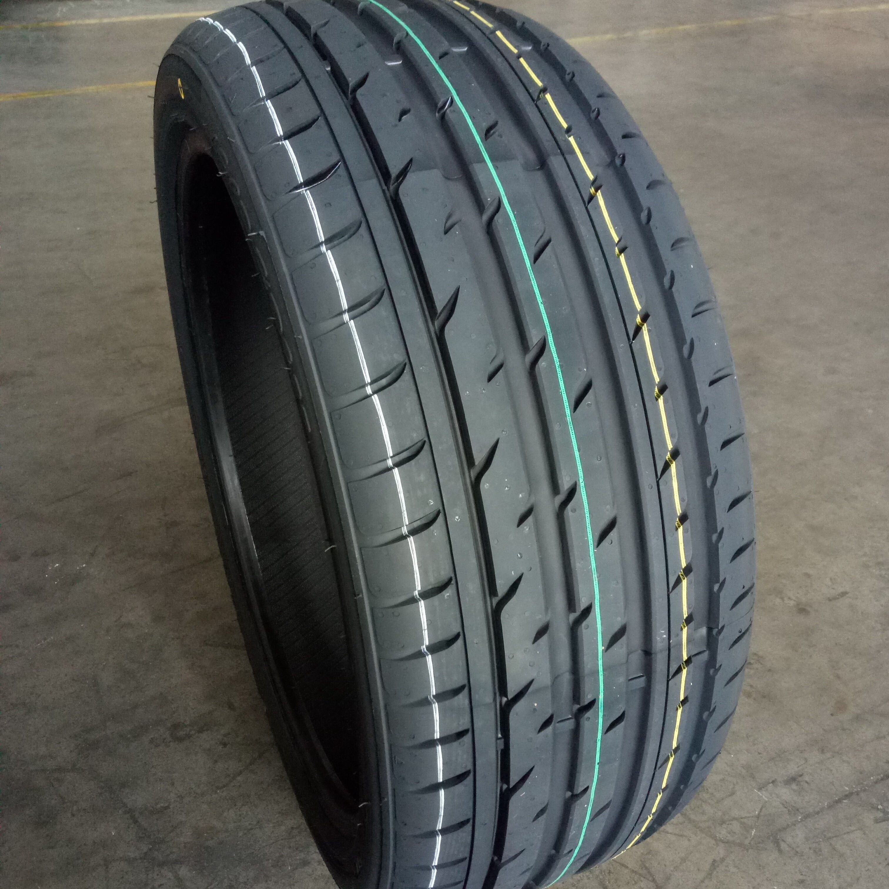 PCR 05 sports car tire UHP tire 215/50R17 215/50ZR17 215/50 R17 215/50-17 215-50R17 215 50R17 215/50/17