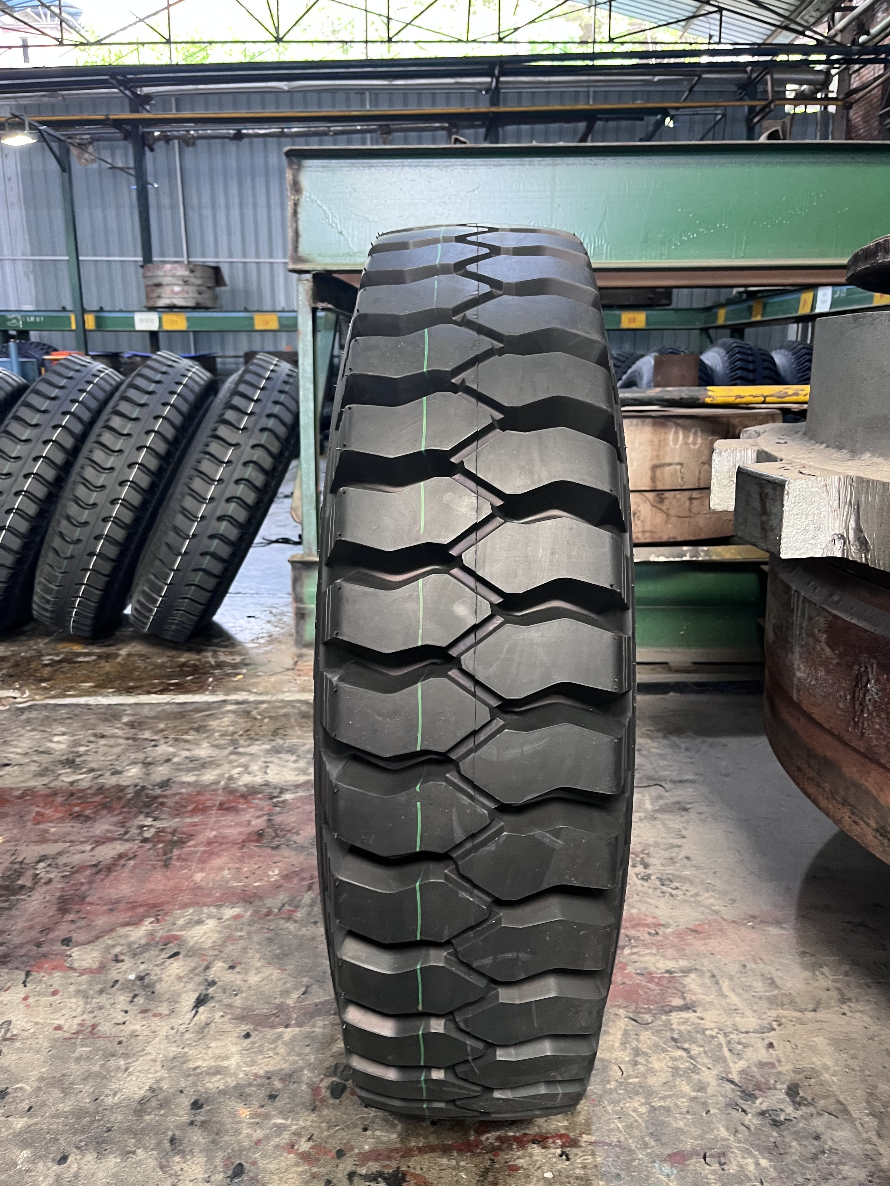 SUPERMEALLIR/MAXWIND/TIANFU Brand High Quality Nylon Bias Tyre 900-20 1000-20 1100-20 1200-20 For Over Loading Vehicles