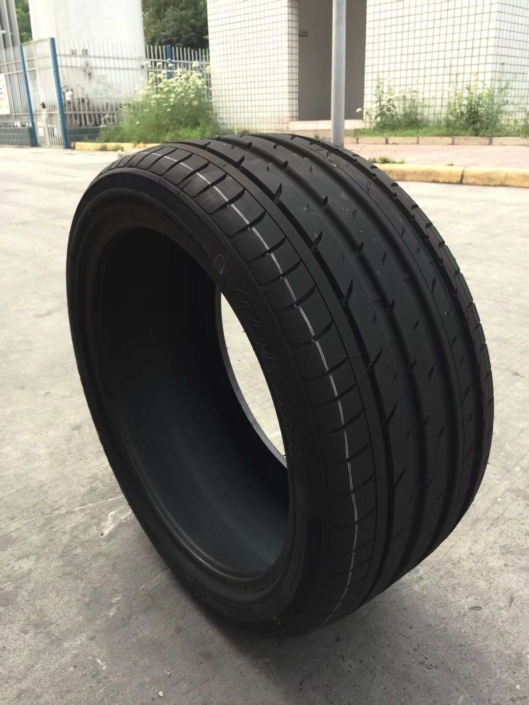 Chinese passenger car tire 205/45ZR16 225/50R16 205/50ZR17 215/40ZR17 225/45ZR17 235/50R17