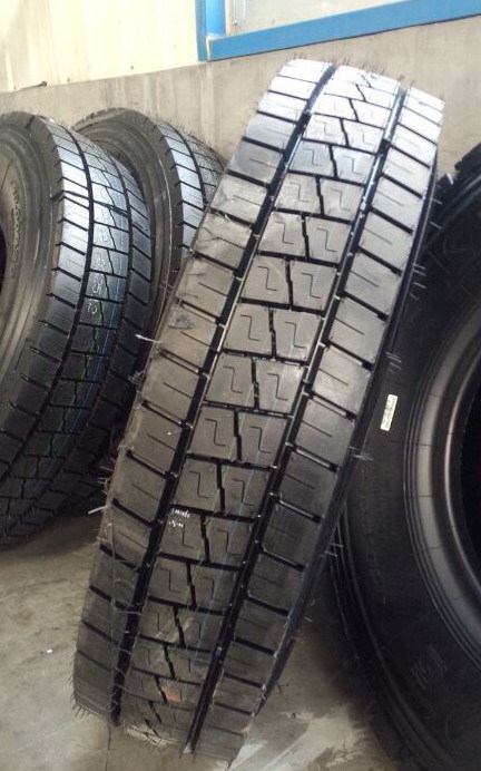 Hot Selling 10.00R20 New Pattern Price Radial Truck Tyre