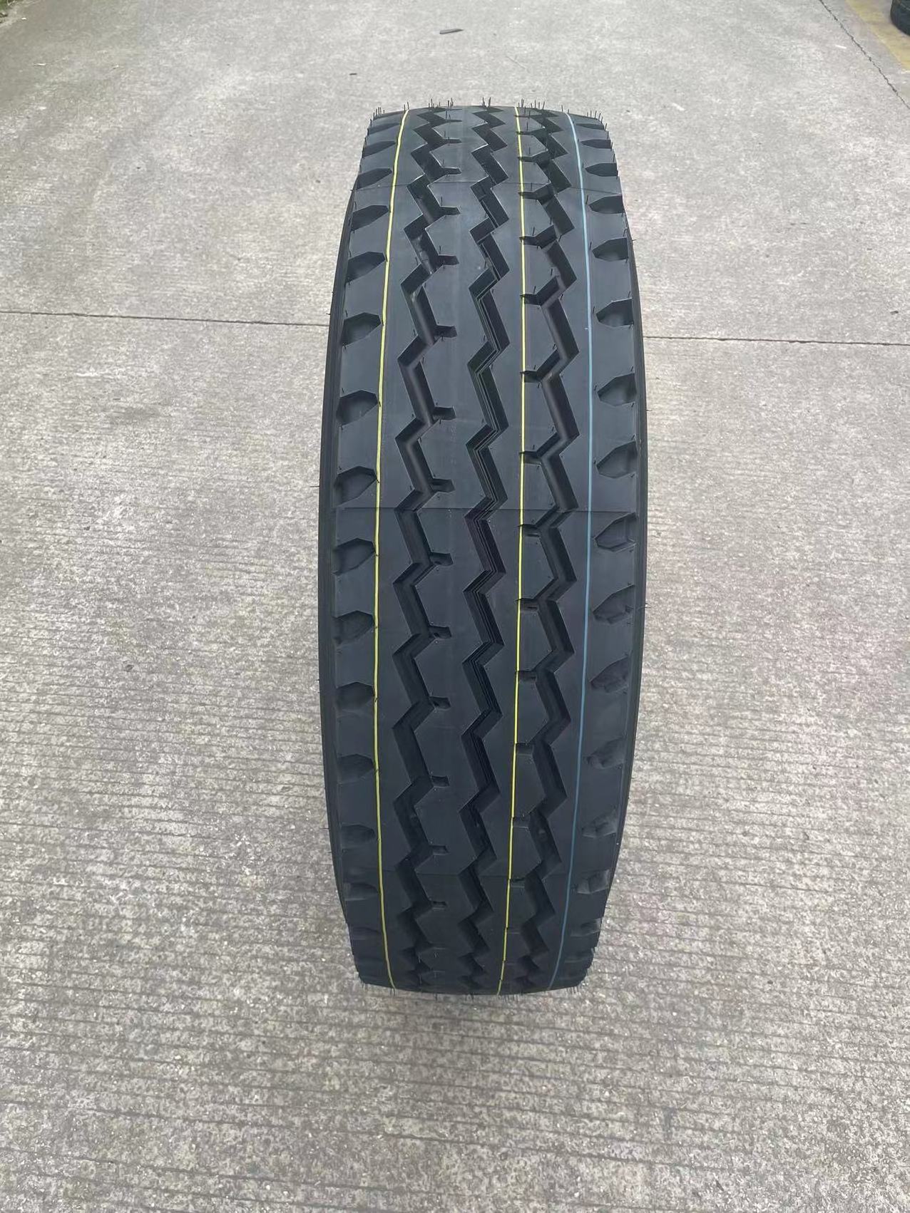 Double Coin/Wynstar/Roadstar brand 11R22.5 295/80R22.5 315/80R22.5 high quality TBR tires D300/D555/D588