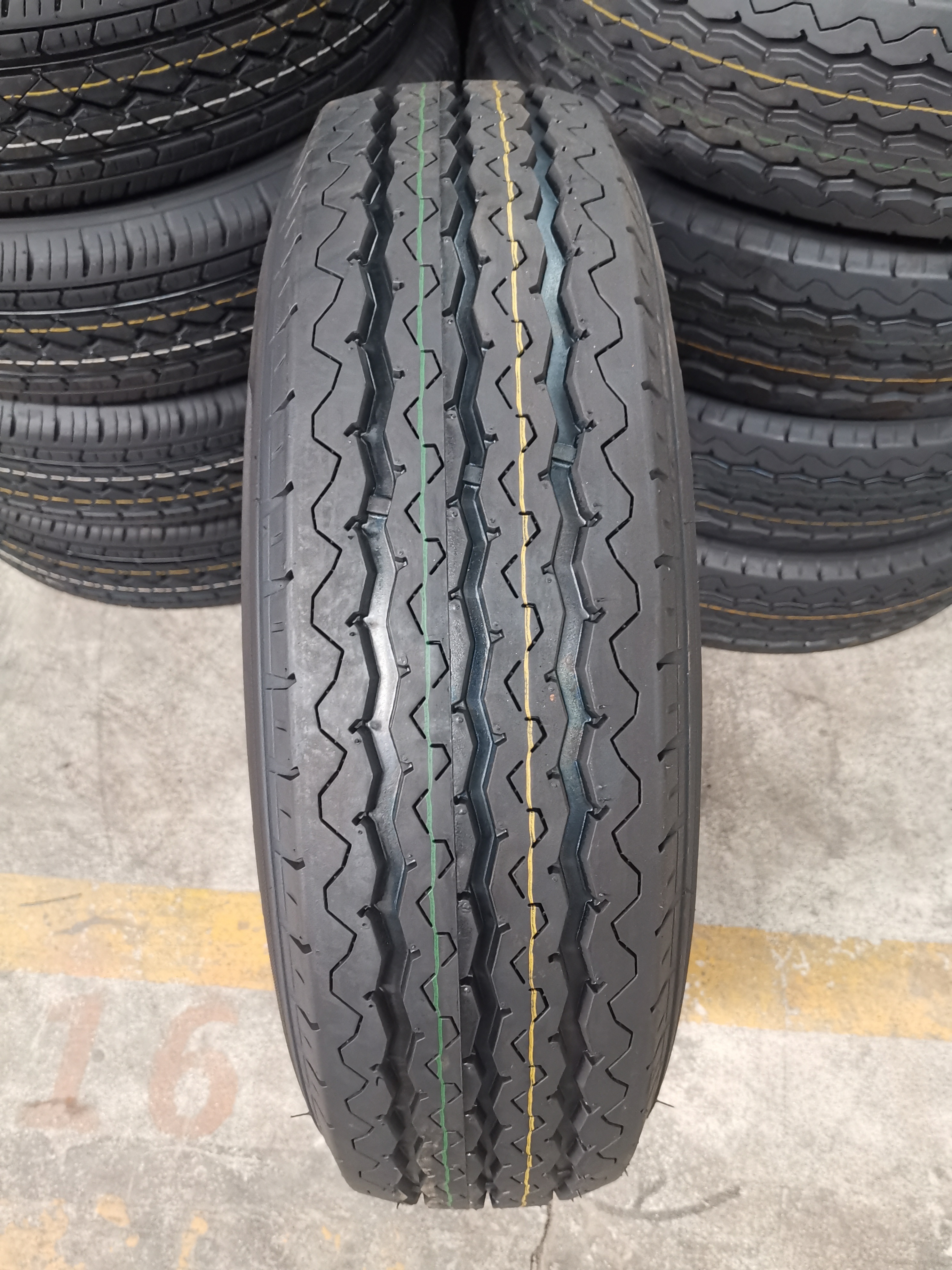 Tire commercial van tire light truck tire fitted with 14 inch rim 185R14 185R14C 185R14LT 6PR 8PR 185/14 185-14 185 14