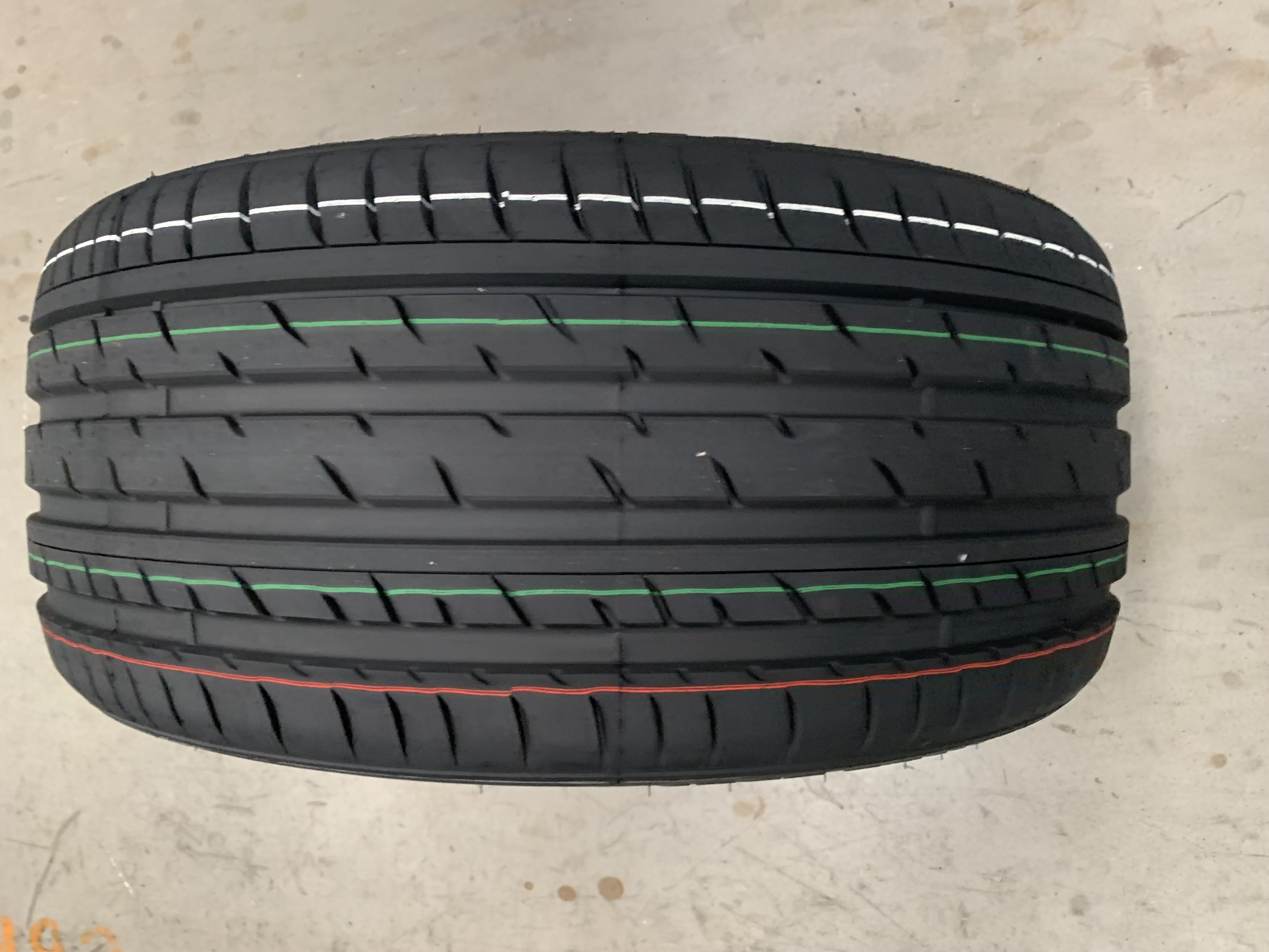 Warranty Reinforced Sidewall PCR Car Tire 215/35ZR19 215/35R19 215/35 ZR19 215/35 R19 215/35/19 215 35 19