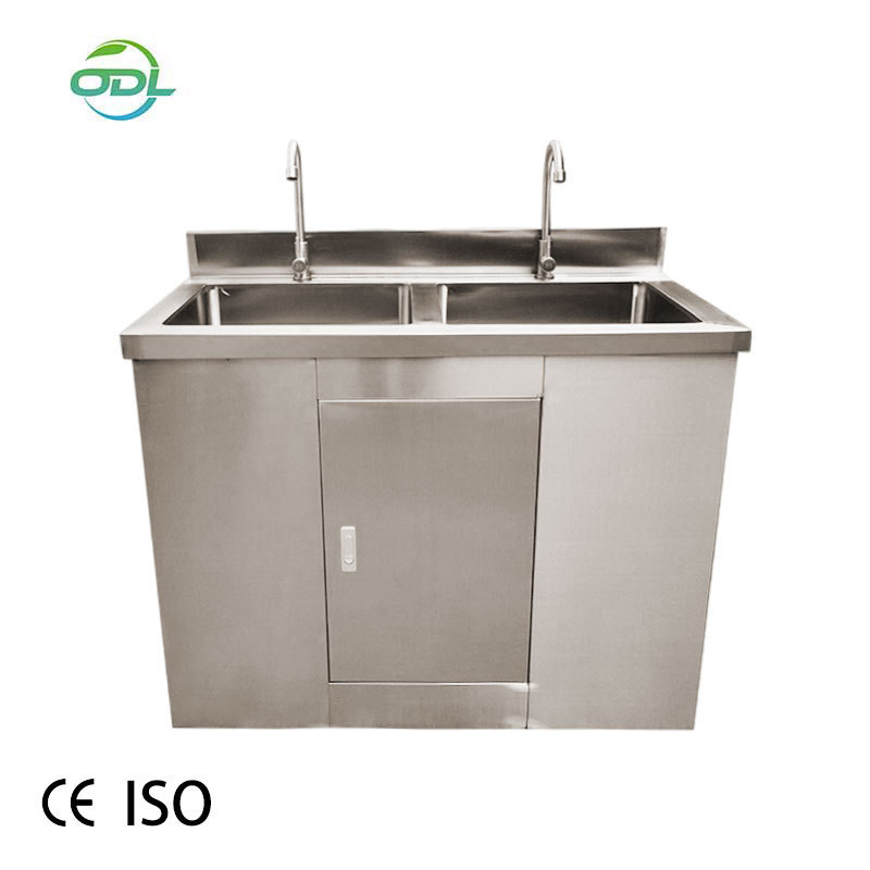 Customized  SUS304 stainless steel four-person high-back medical sink can be equipped with beauty mirrors and lights