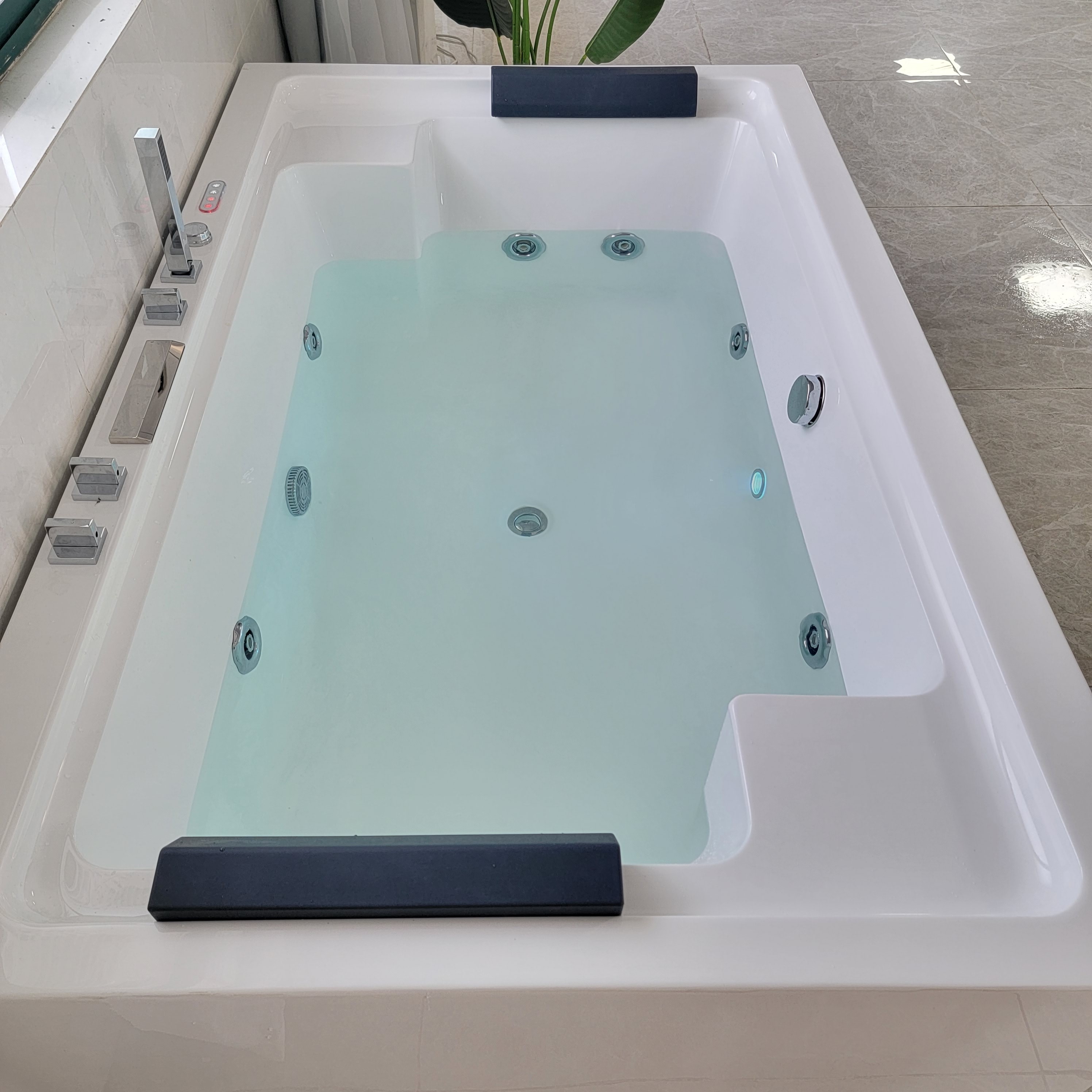 Luxury 2 person acrylic bathtub spa massage bathtub for bathroom