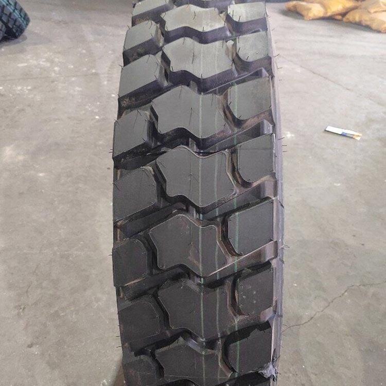 Good quality mining Semi Commercial china Truck Tire certification 12.00R20 9.00R20 truck tyres prices