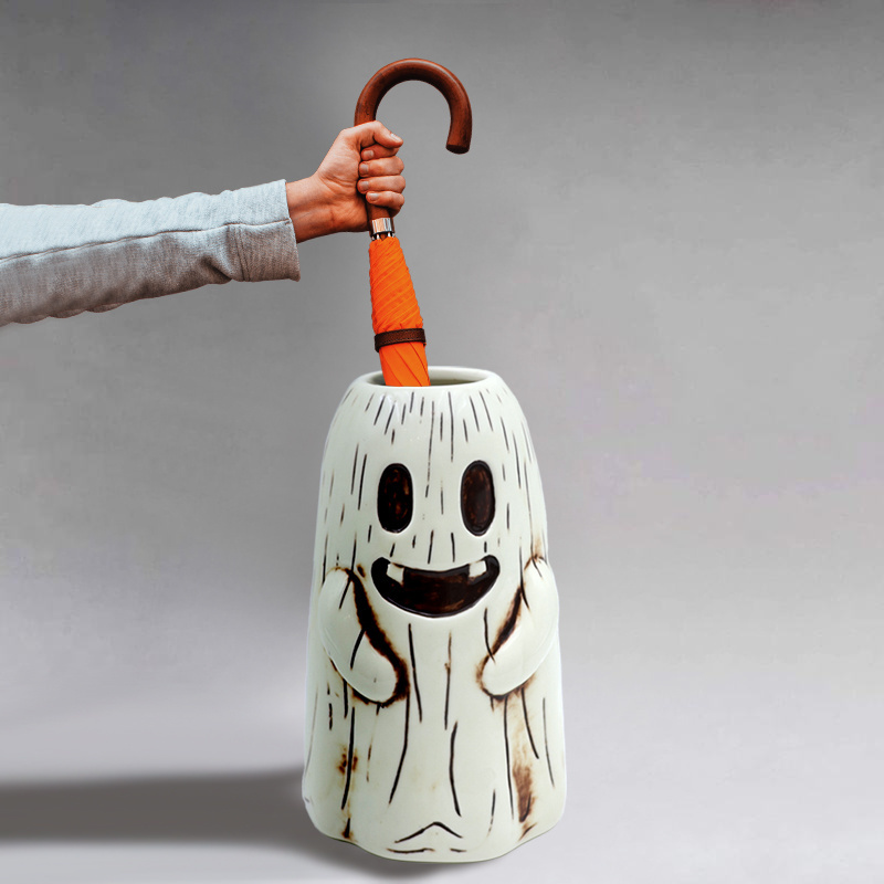 Custom factory wholesale white Halloween ghost shaped umbrella stand New ceramic umbrella holder for Nordic home decor