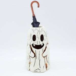 Custom factory wholesale white Halloween ghost shaped umbrella stand New ceramic umbrella holder for Nordic home decor