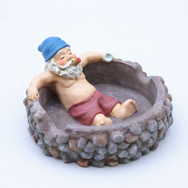 OEM wholesale interesting Home decor creative ash trays logo custom new with unique resin gnome cigar ashtray