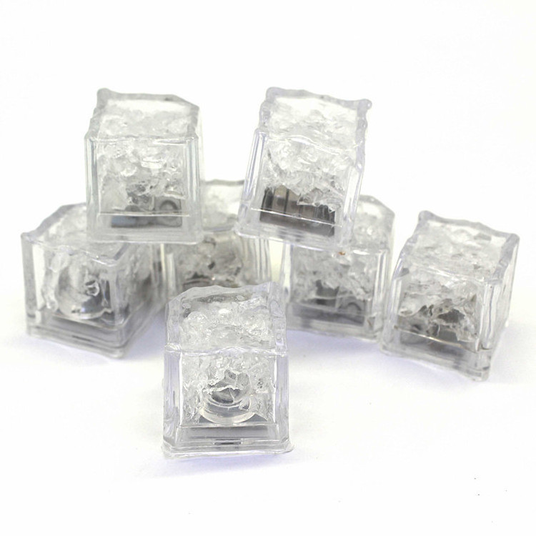 Wholesale Mini Artificial Ice Cubes Clear Square Acrylic Ice Cube Display for Bar Party Wedding