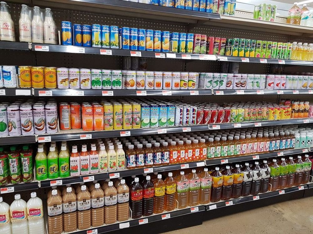 Personalized Bottle Display Smart Gravity Flex Roller Shelf For Grocery Shelves