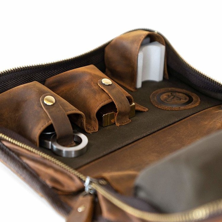 Genuine Leather Portable Travel Cigar Case for capacity 8-10 Cigars