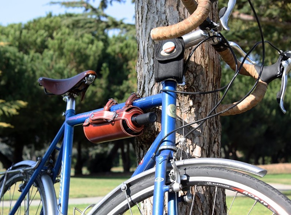 Wholesale Hand Made  Portable Bicycle Leather Wine Bottle Holder  - Bike Wine Rack