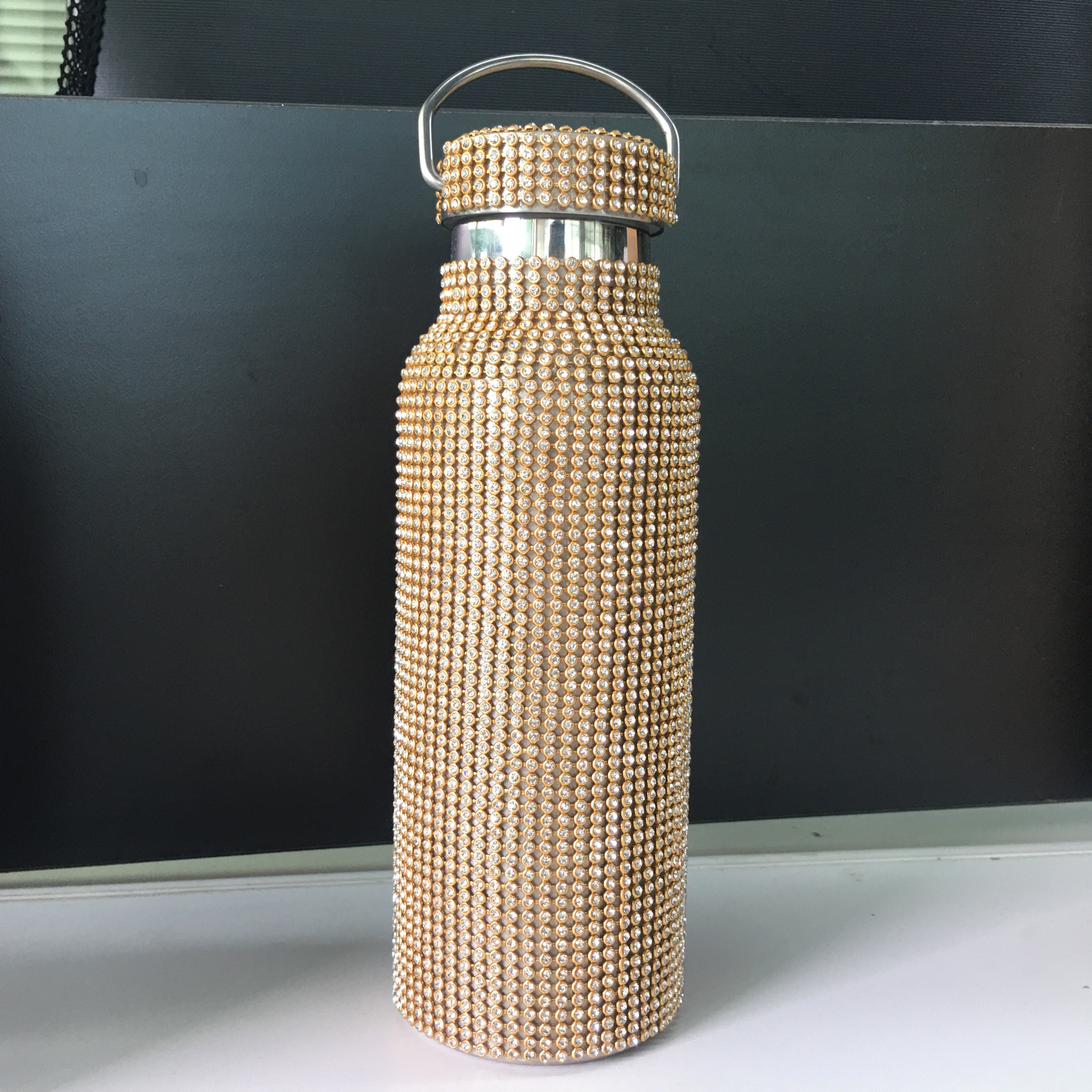 2020 New Product Rhinestone Water Bottle Hot and Cold Insulated Vacuum Bottle