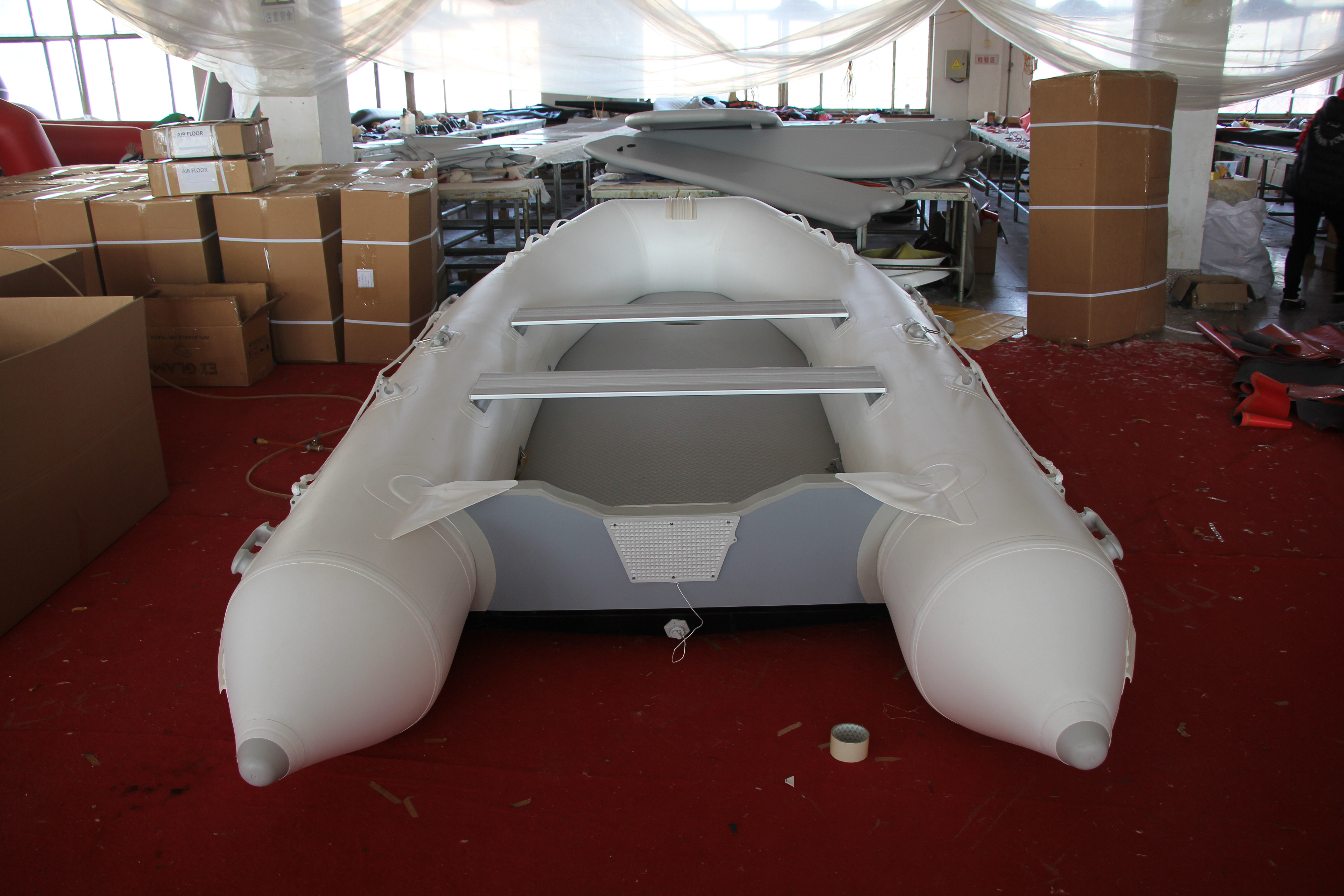 China Rowing Raft Inflatable Boat Custom River 3 4 5 Person Fishing kayak Boat Set PVC White Drifting Boat For Water Sport