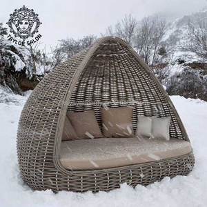 Outdoor furniture rattan / wicker chairs modern sunbeds outdoor daybed with canopy for hotel