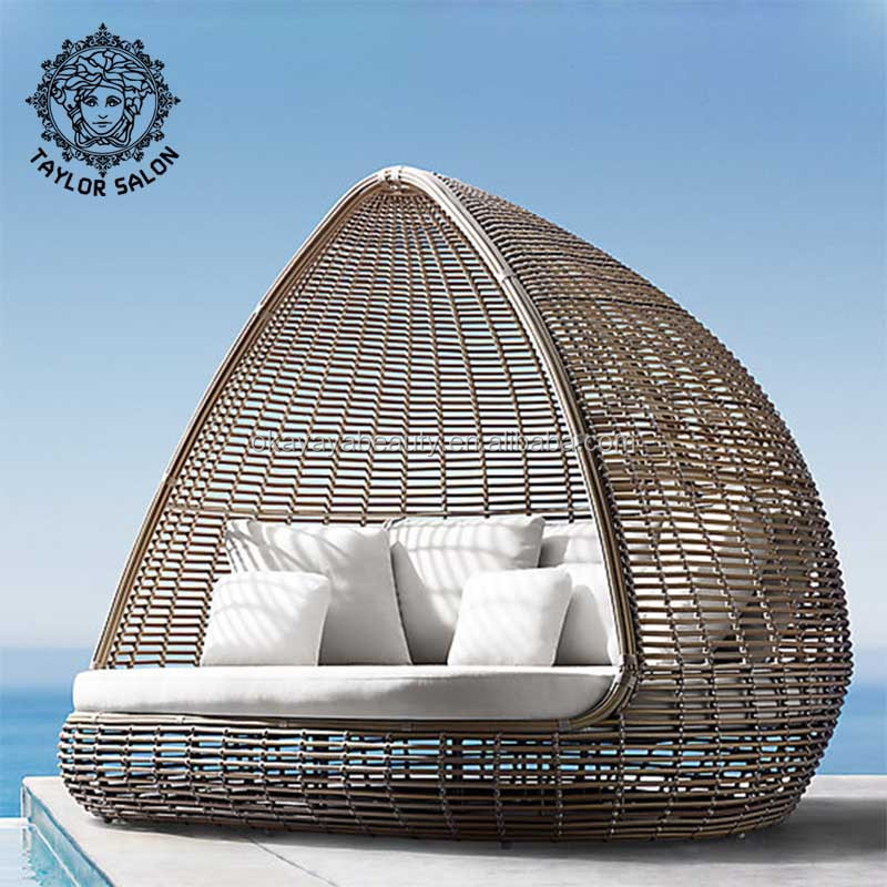 Outdoor furniture rattan / wicker chairs modern sunbeds outdoor daybed with canopy for hotel