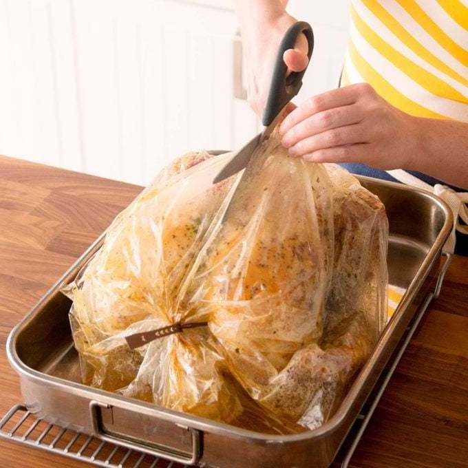 Turkey Roasting Bags With Twist Ties Oven Safe Bags for Cooking Flavorful Turkey Poultry or Meat with Easy Clean Up