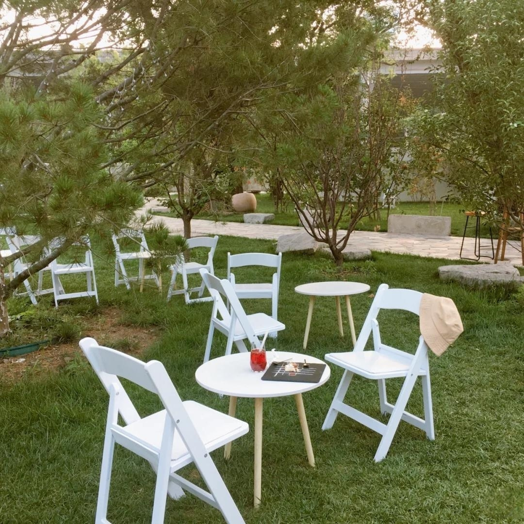 Party Wedding Indoor Outdoor garden hotel Events Banquet Reception Plastic Wimbledon White Resin Folding Chair Stackable