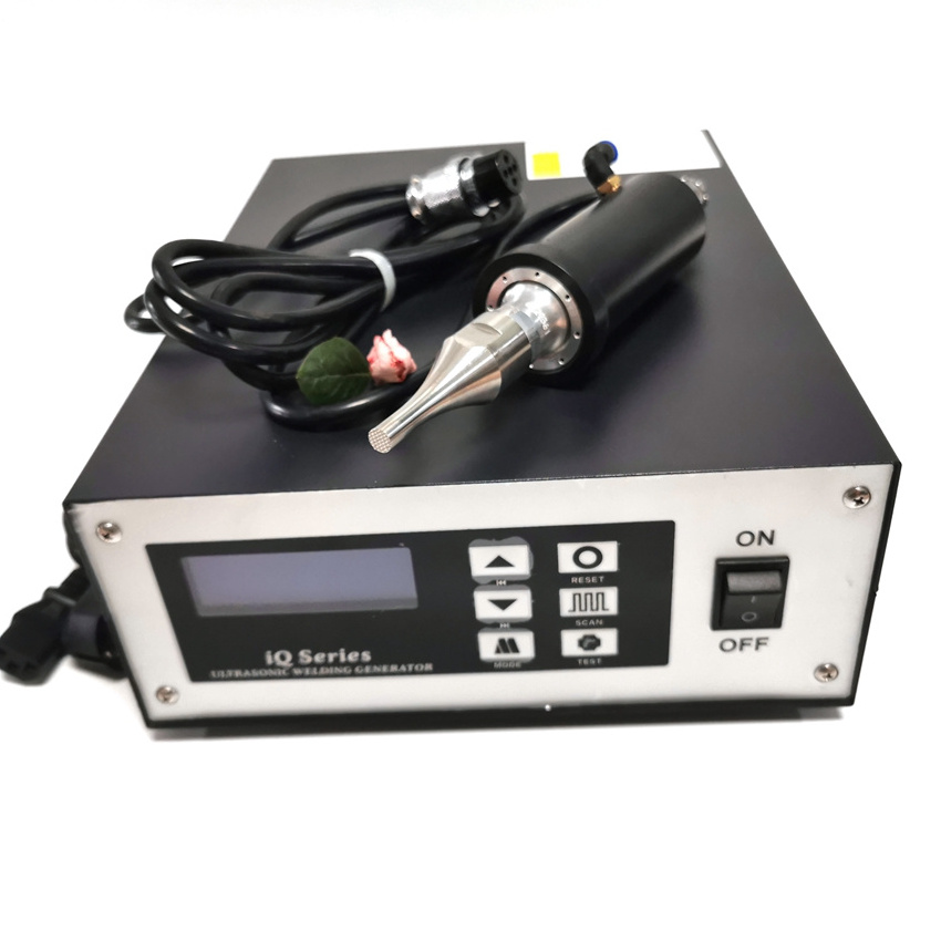 Ultrasonic Spot Welder 28khz/35Khz/40khz 800W With Handheld Titanium Horn For Plastic Parts Welding