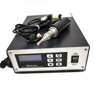 Ultrasonic Spot Welder 28khz/35Khz/40khz 800W With Handheld Titanium Horn For Plastic Parts Welding