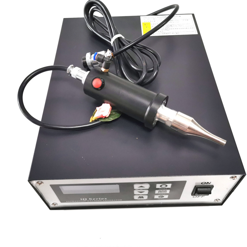 Ultrasonic Spot Welder 28khz/35Khz/40khz 800W With Handheld Titanium Horn For Plastic Parts Welding