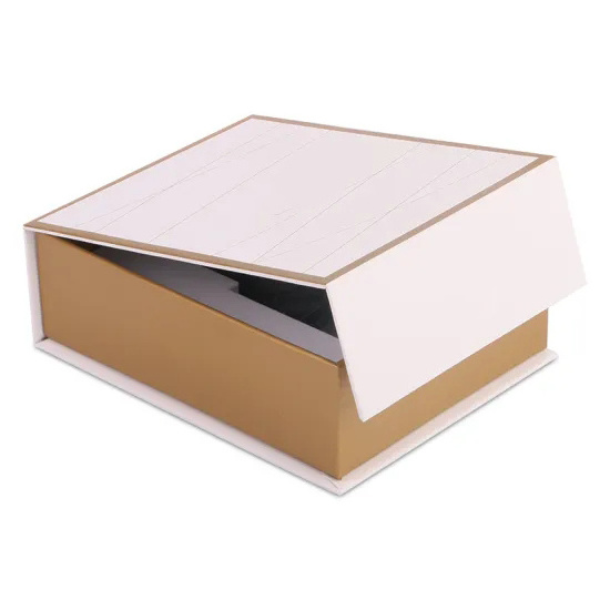 Custom Made Rigid Cardboard Logo Gold Foil Magnetic Closure White Color Gift Boxes Magnetic Boxes