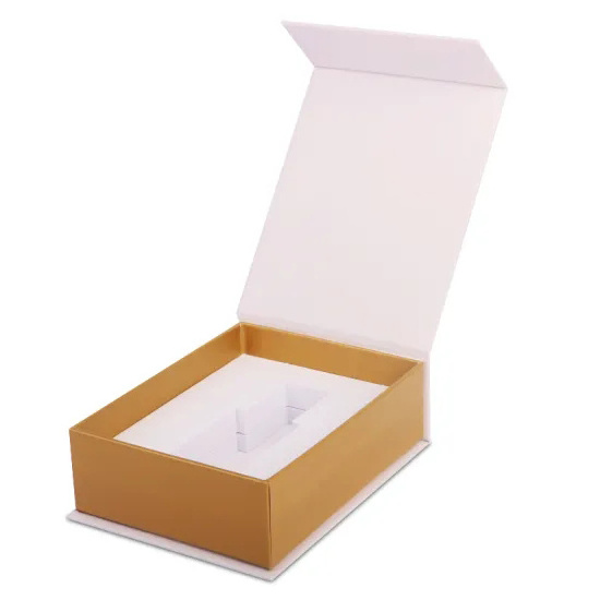 Custom Made Rigid Cardboard Logo Gold Foil Magnetic Closure White Color Gift Boxes Magnetic Boxes