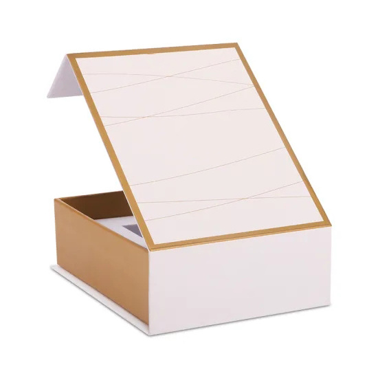 Custom Made Rigid Cardboard Logo Gold Foil Magnetic Closure White Color Gift Boxes Magnetic Boxes