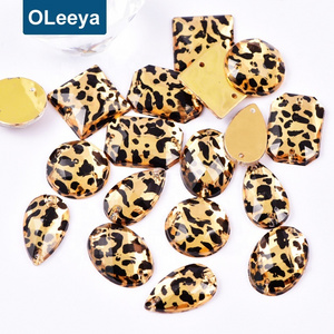 OLeeya Factory Wholesale Cheap Price Round Leopard Acrylic Sew On Rhinestone Sewing Rhinestones For Wedding  Dress And Bag