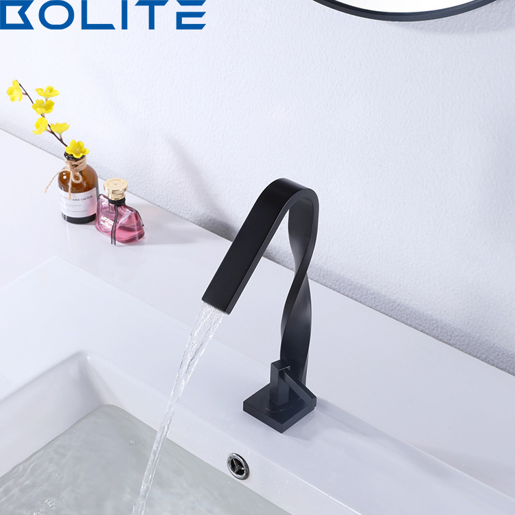 Manufacturer Luxury New Design Bathroom Basin Sus304 Levered Faucet Single Handle Bathroom Black Faucet