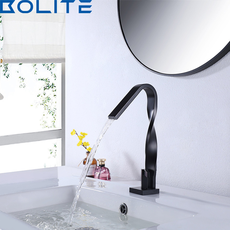 Manufacturer Luxury New Design Bathroom Basin Sus304 Levered Faucet Single Handle Bathroom Black Faucet