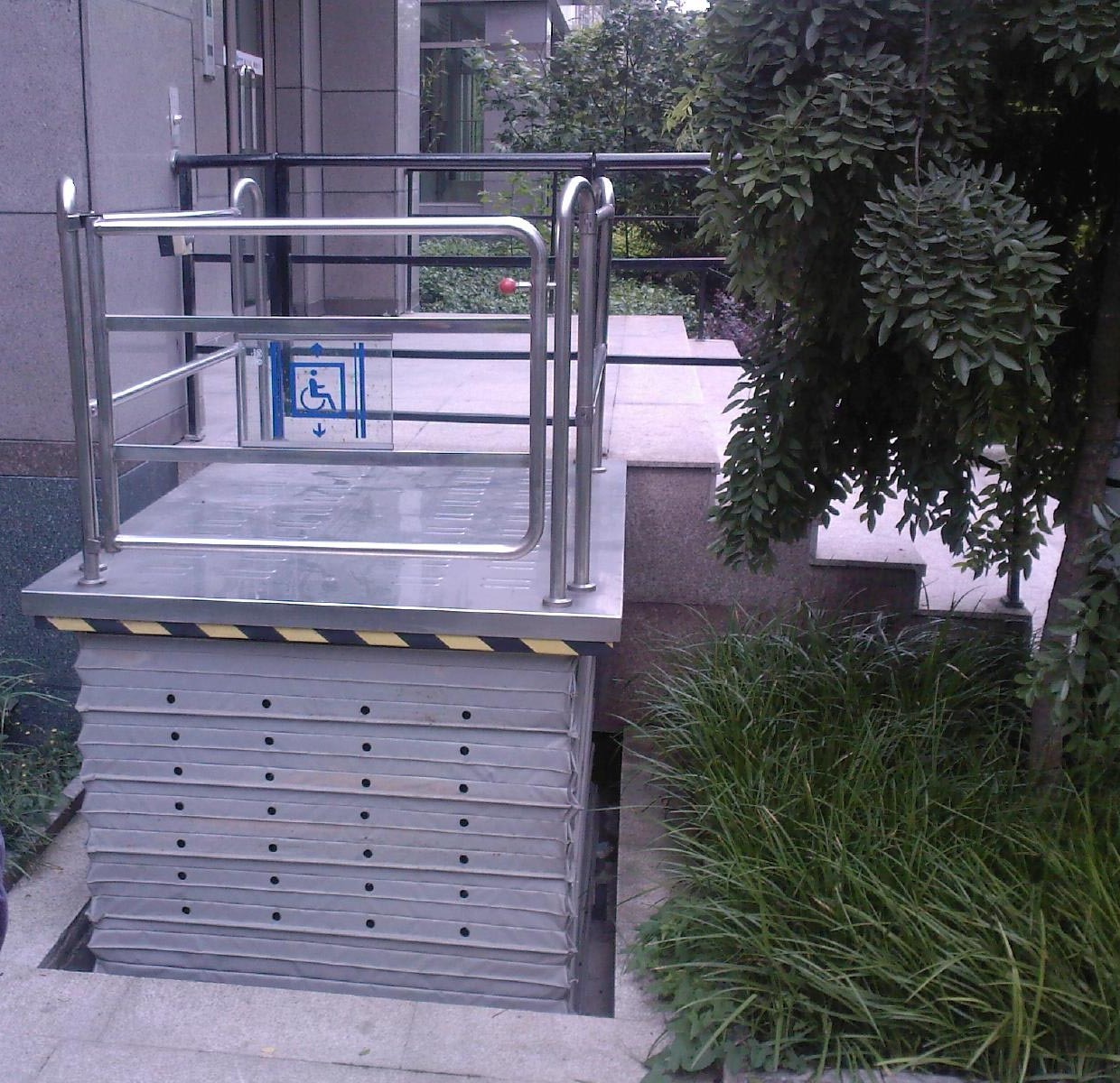 Outdoor/Indoor hydraulic wheelchair Lifts  lifting platform  for disabled