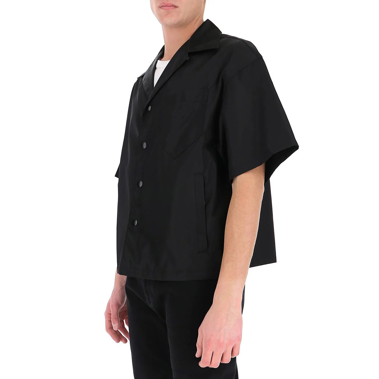 Wholesale Custom Summer Casual Men Boxy Fit Light Weight Button Down Nylon Short Sleeved Shirt