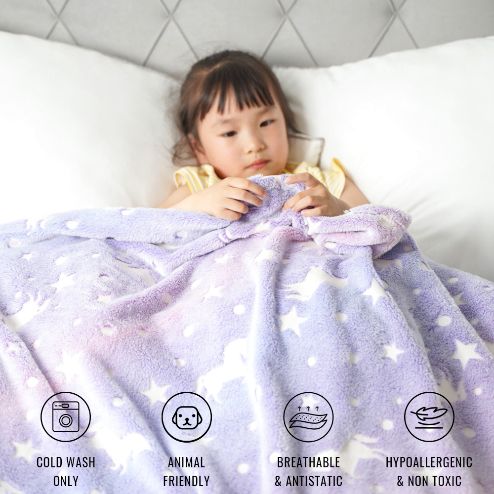 Free Sample Funny Unicorn Star Glow Dark Luminous Flannel Fleece Throw Fluorescent Kids Glowing Blanket Glow In The Dark Blanket