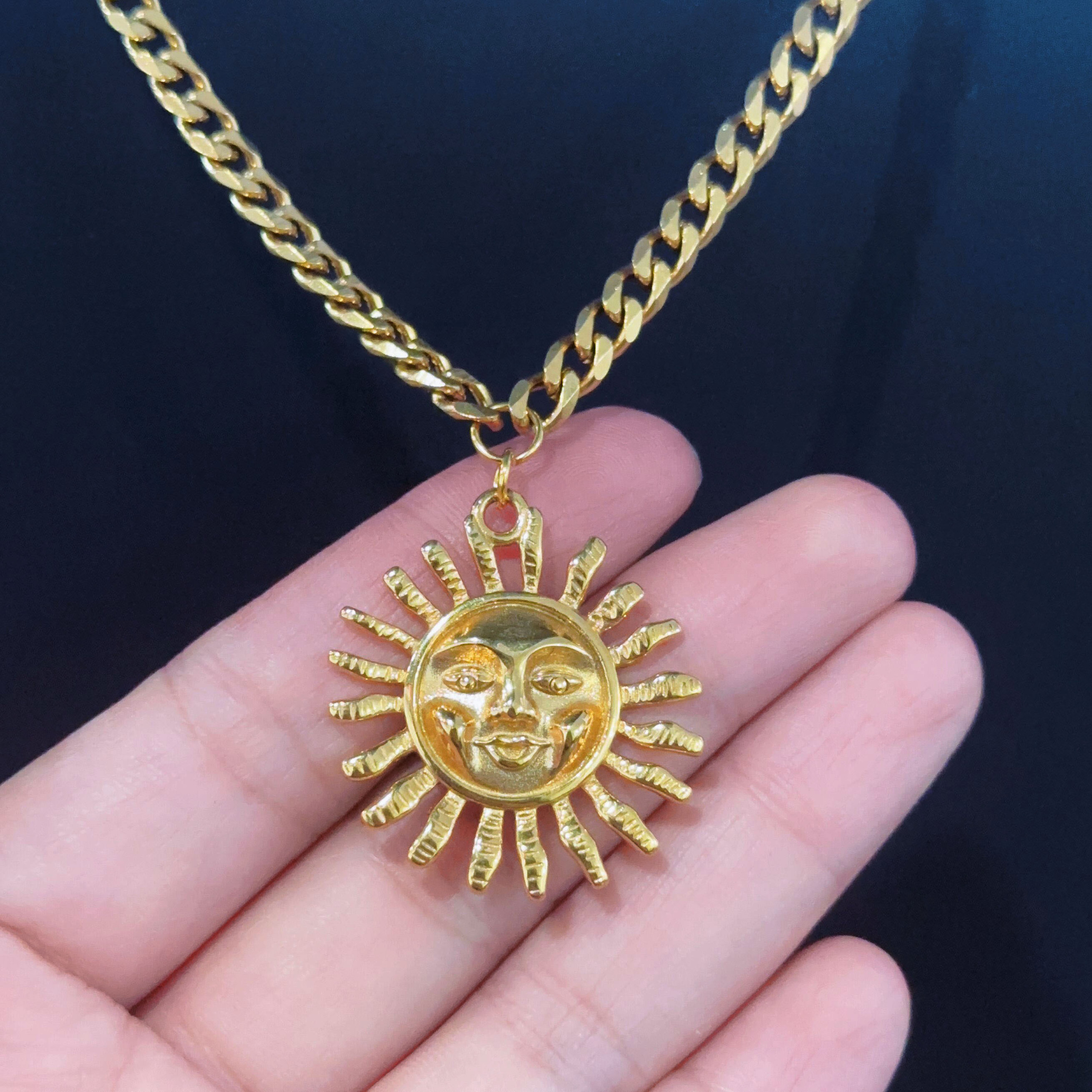 Fashion Gold Yin Yang Necklace Statement Jewelry Trendy Custom Sun Shape Pendant Stainless Steel Sun Choker Necklace Women Men