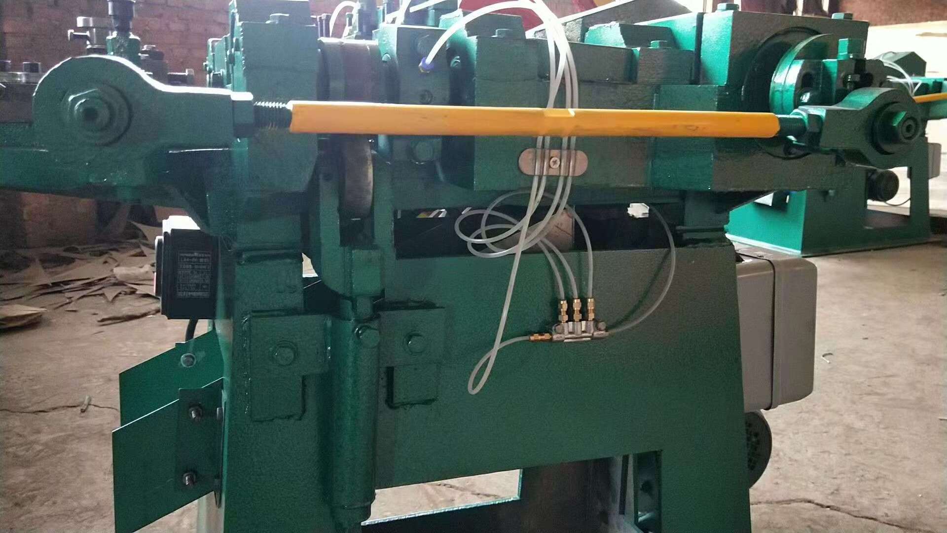 High speed automatic iron steel wire nail making machine