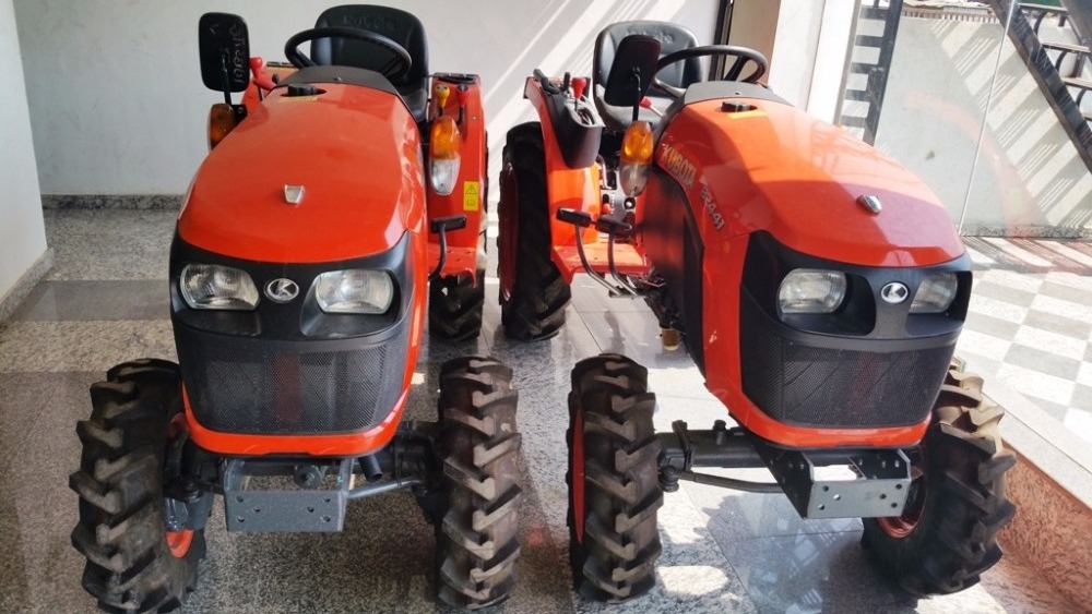 KUBOTA TRACTOR B2441 4WD