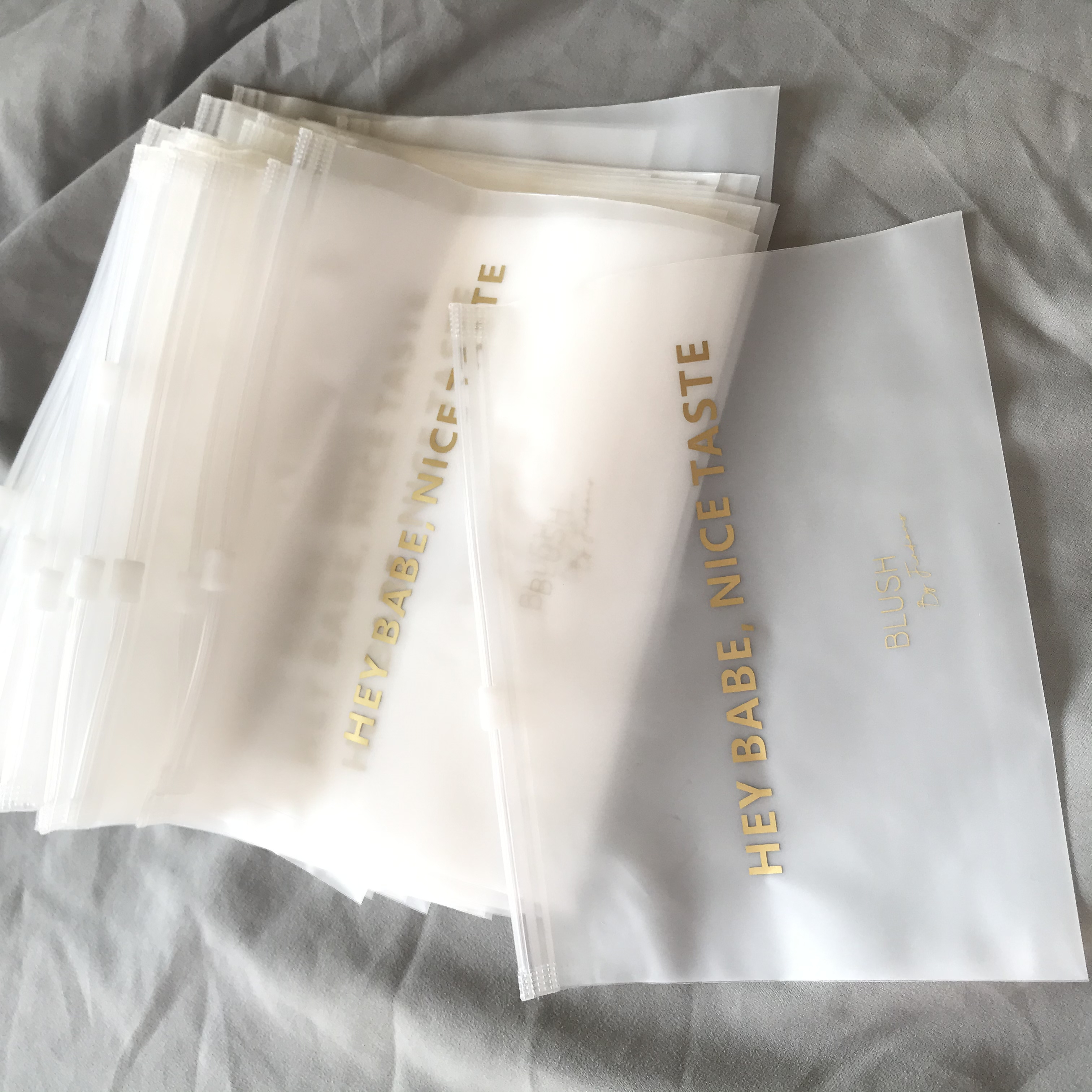 Hoodies  frosted Zipper Packaging Plastic Bag For ClothesHot sale Custom ,Plastic Pouch Polybag Bags With Custom Printed Logo