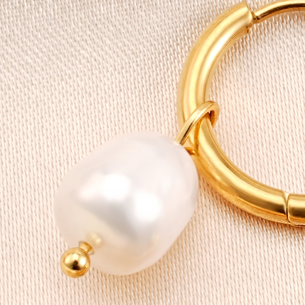 Wholesale Women Fashion Stainless Steel Jewelry Drop Gold Plated Huggies Hoop Fresh Water Pearl Earrings