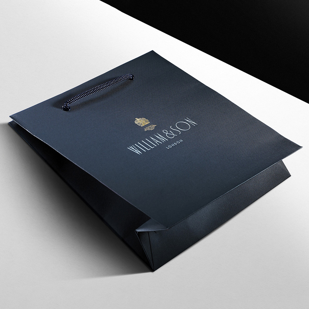 Custom Logo Printed Luxury Black Paper Clothing Perfume Packaging Promotion Gift Shopping Bag