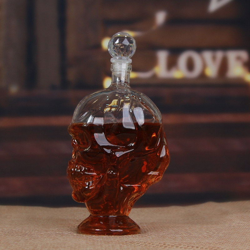 hand made glass decanter skull shaped 1000ml  glass decanter