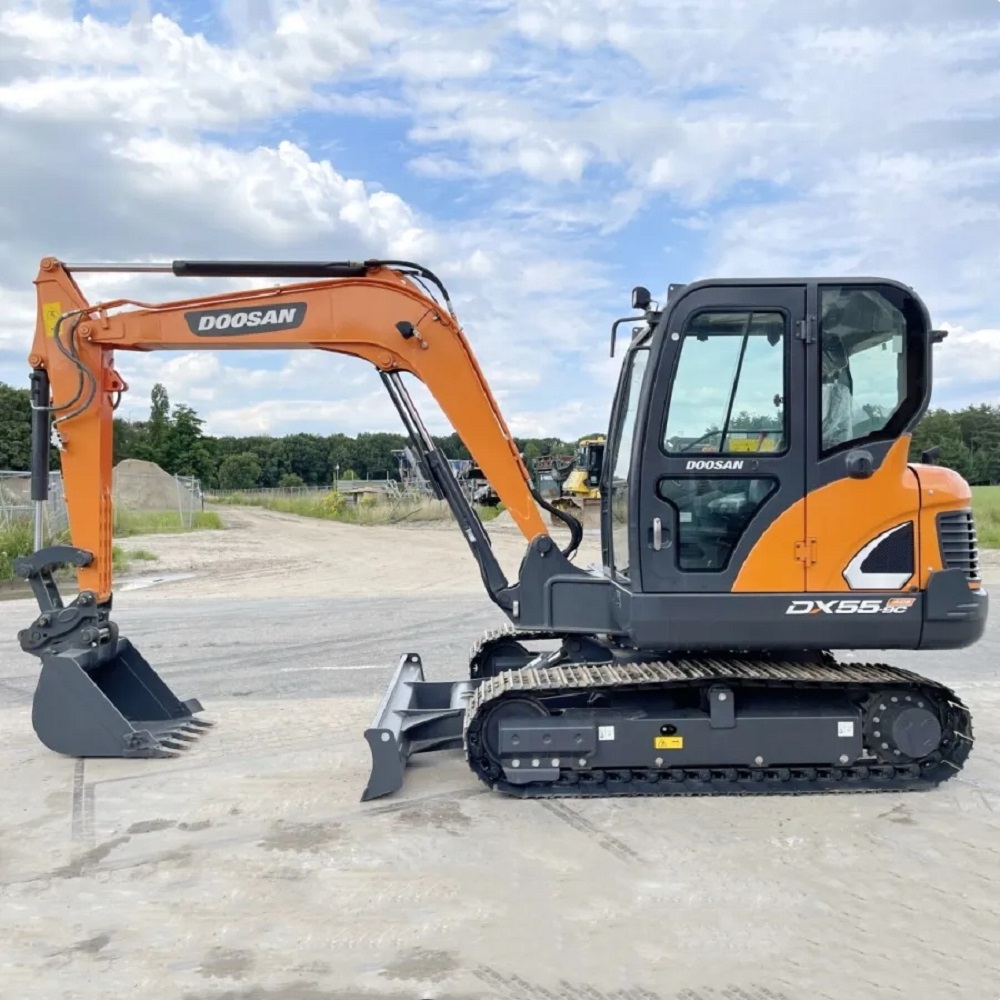 Famous Brand Doosan DX55 with Original Design Korea Used Mini Excavator